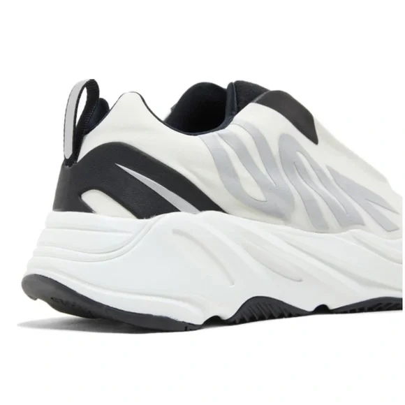 Adidas Yeezy Boost 700 MNVN Laceless “Analog” - Men’s 4.5 - Brand New W/ Box - Picture 5 of 8